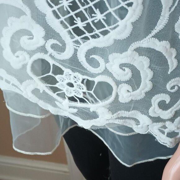 Women's White Lace Layered Blouse L Sheer Scalloped Edges Lined Tunic Top - Picture 6 of 11